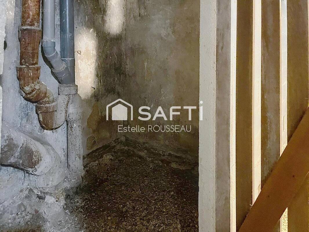 Photo 1 - Parking à PARIS-10E