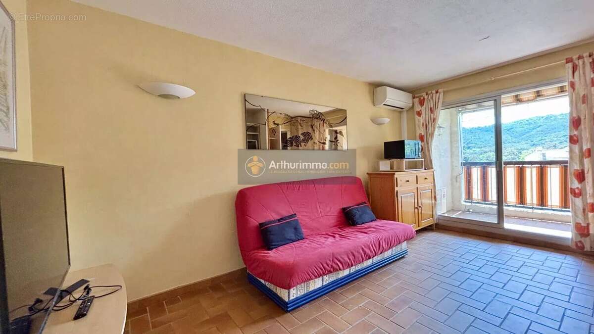 Appartement à ROQUEBRUNE-SUR-ARGENS