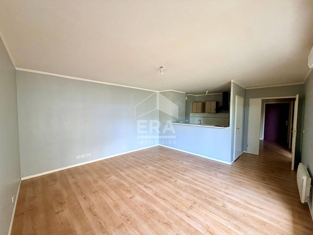 Appartement à COMBS-LA-VILLE