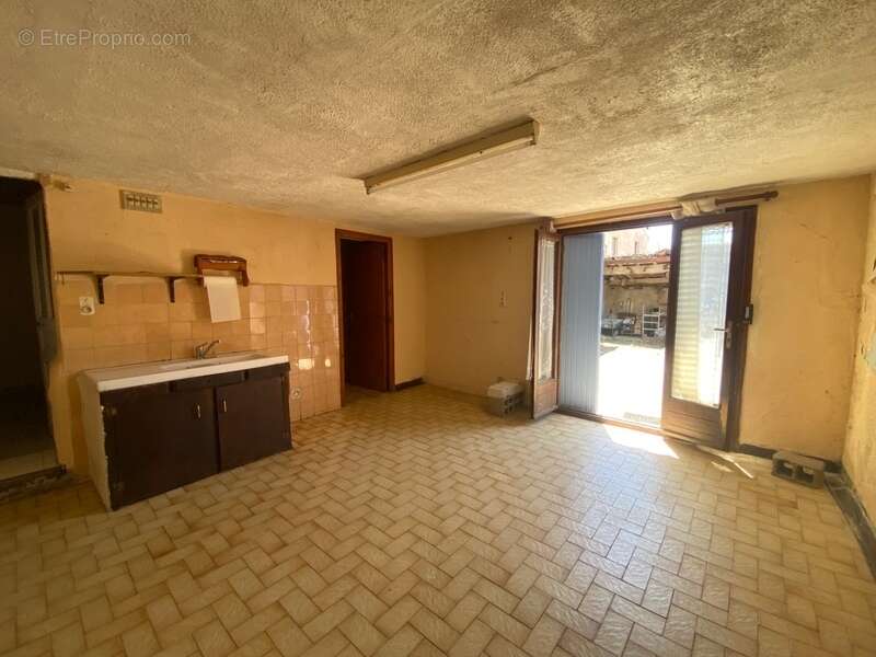 Dpt Pyrénées Orientales (66), à vendre proche VINCA maison en pierres 120 m² avec jardin et grange à rénover - photo 6