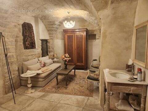 Maison 220 m² à Uzes  - photo 3