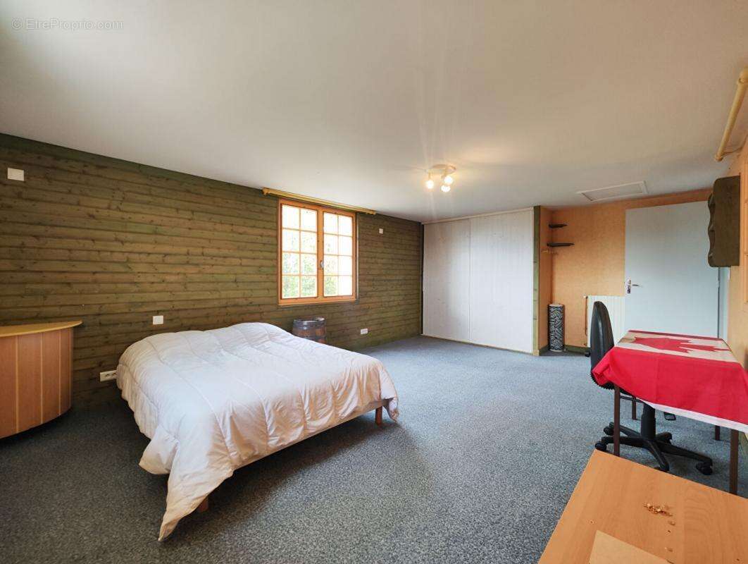 Maison à MONTREVAULT