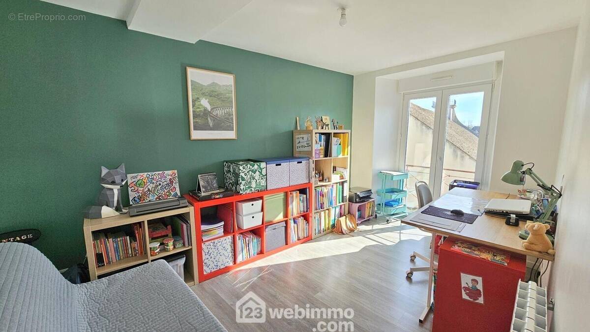 Une belle chambre de 11 m² lumineuse. - Appartement à PUISEAUX