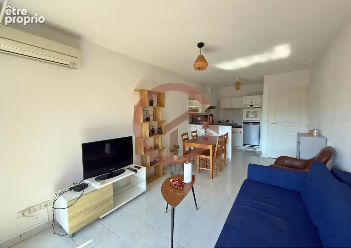 Vente à terme libre   saint-raphaël centre-ville   2 pièces traversant avec balcon, garage fermé et cave - photo 3