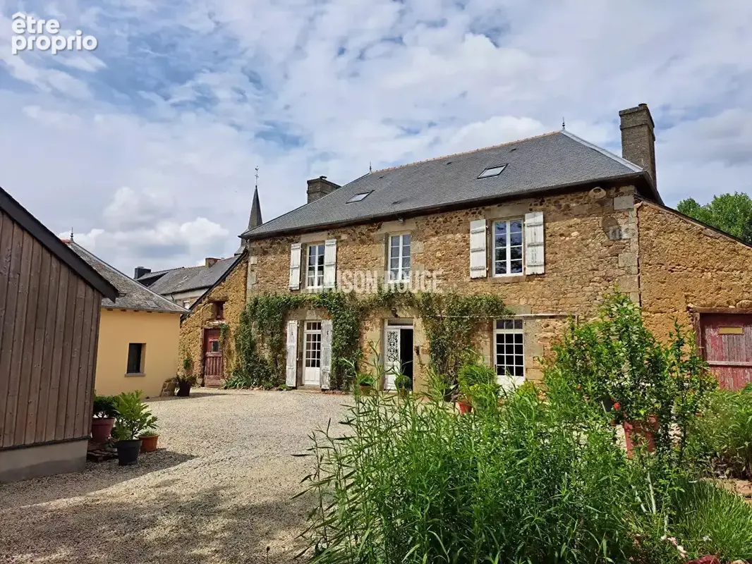 Maison La Baussaine 12 pièces - 8 chambres - centre ville - photo 1