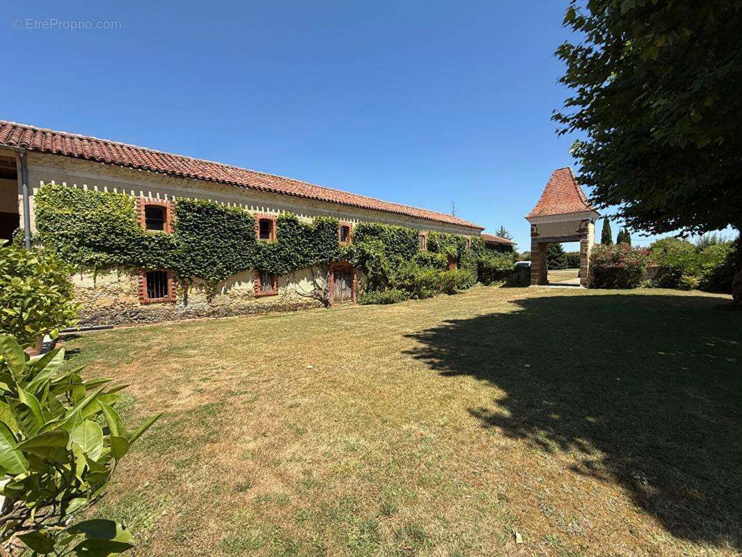 Maison à VILLENEUVE-DE-MARSAN