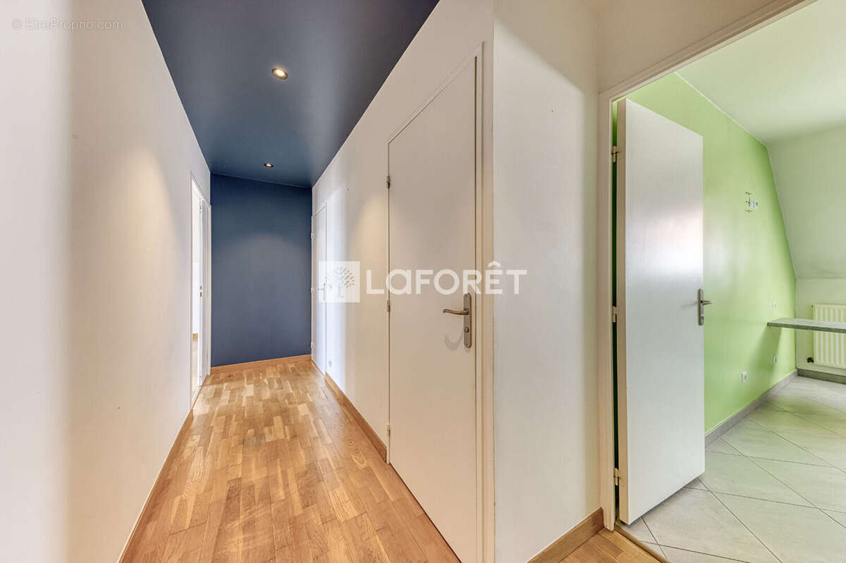 Appartement Pontault Combault 3 pièce(s) 61.95 m2 - photo 5