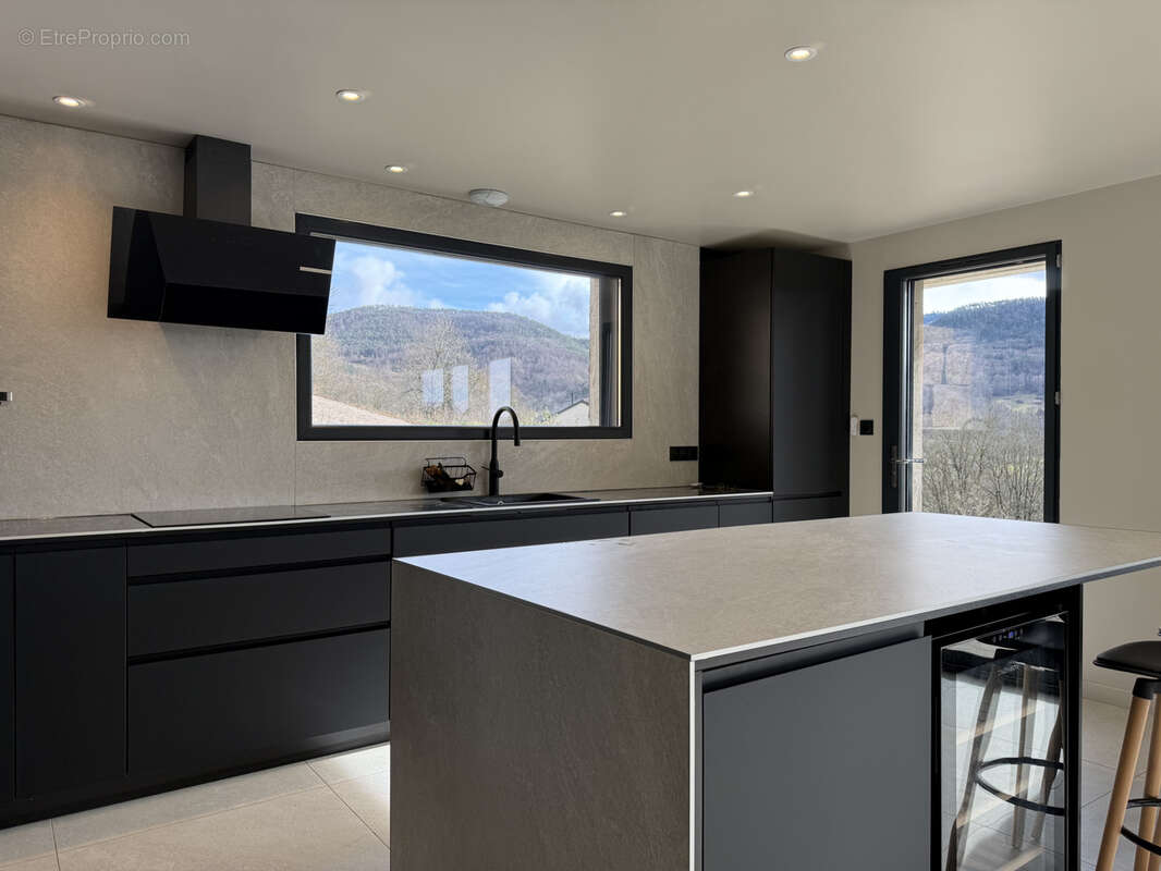 Maison à SAINT-LAURENT-D'OLT