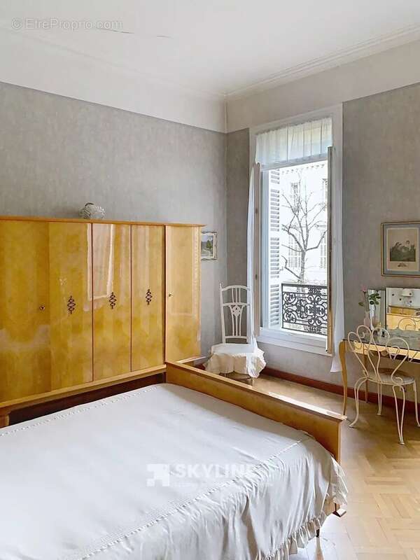 Appartement à MARSEILLE-1E