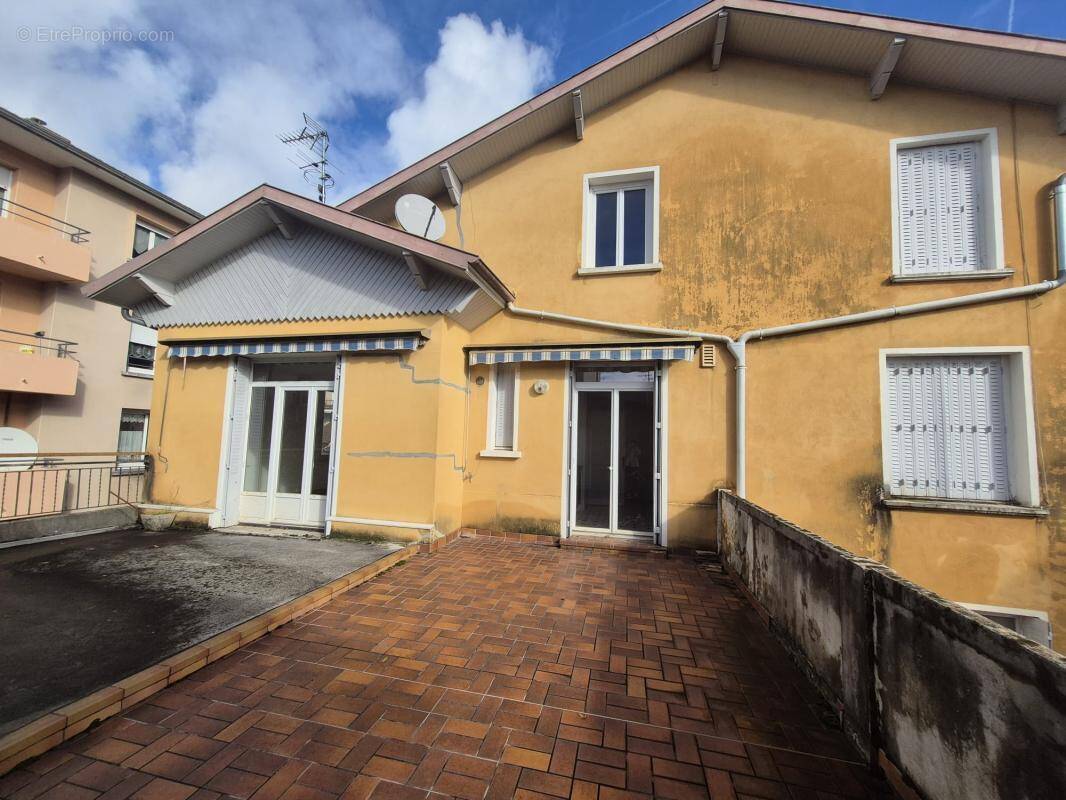 Maison à MONTREAL-LA-CLUSE