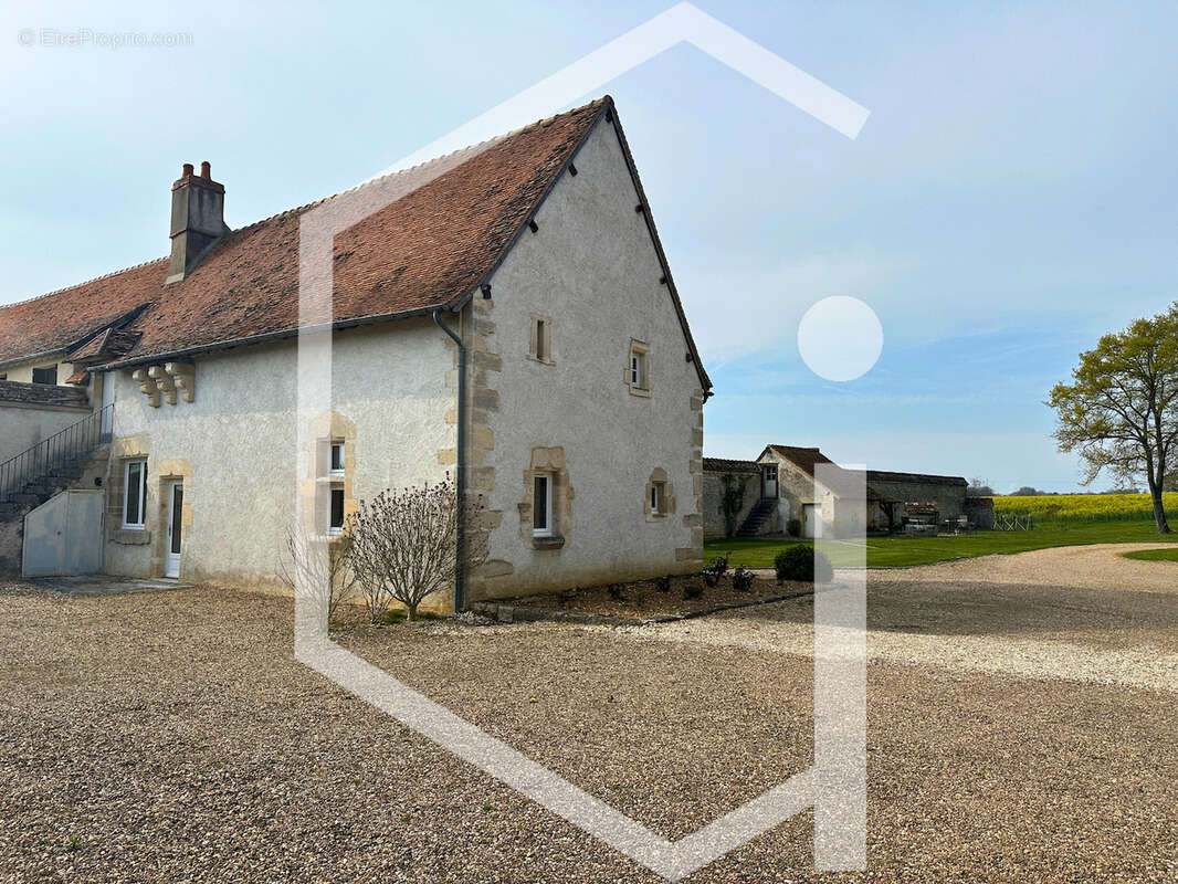 Maison à COSNE-COURS-SUR-LOIRE
