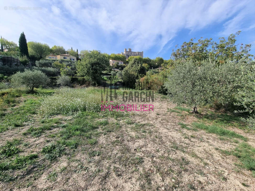 Terrain à LE BARROUX
