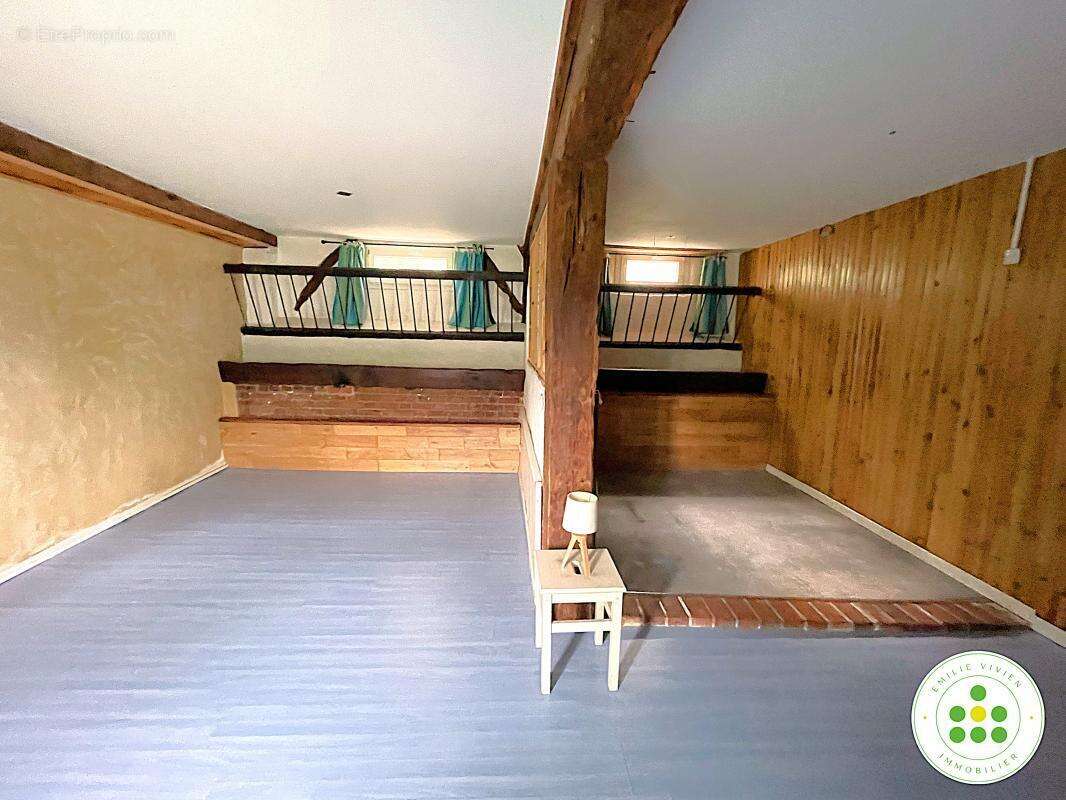 Maison à TREMBLAY-LES-VILLAGES