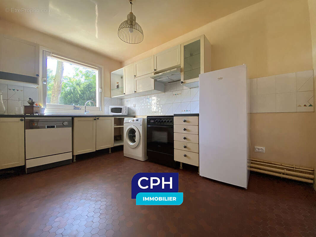 Appartement à L&#039;HAY-LES-ROSES