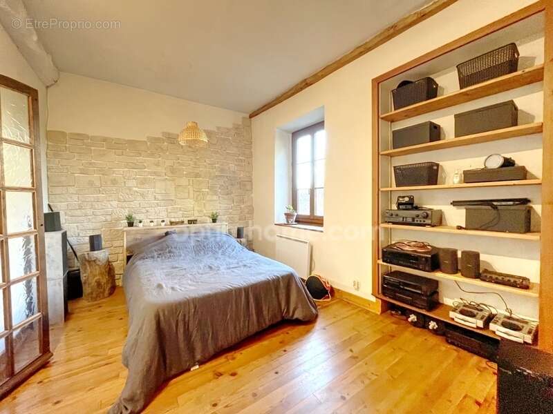 Maison à SAINT-LAURENT-DE-MURE