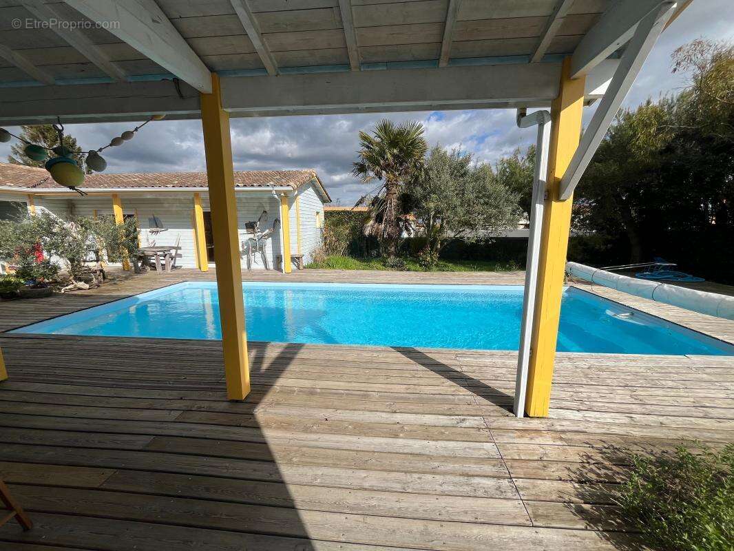 Maison à CHARRON