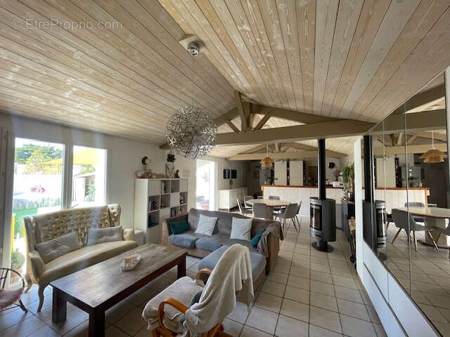 Maison à L&#039;EPINE