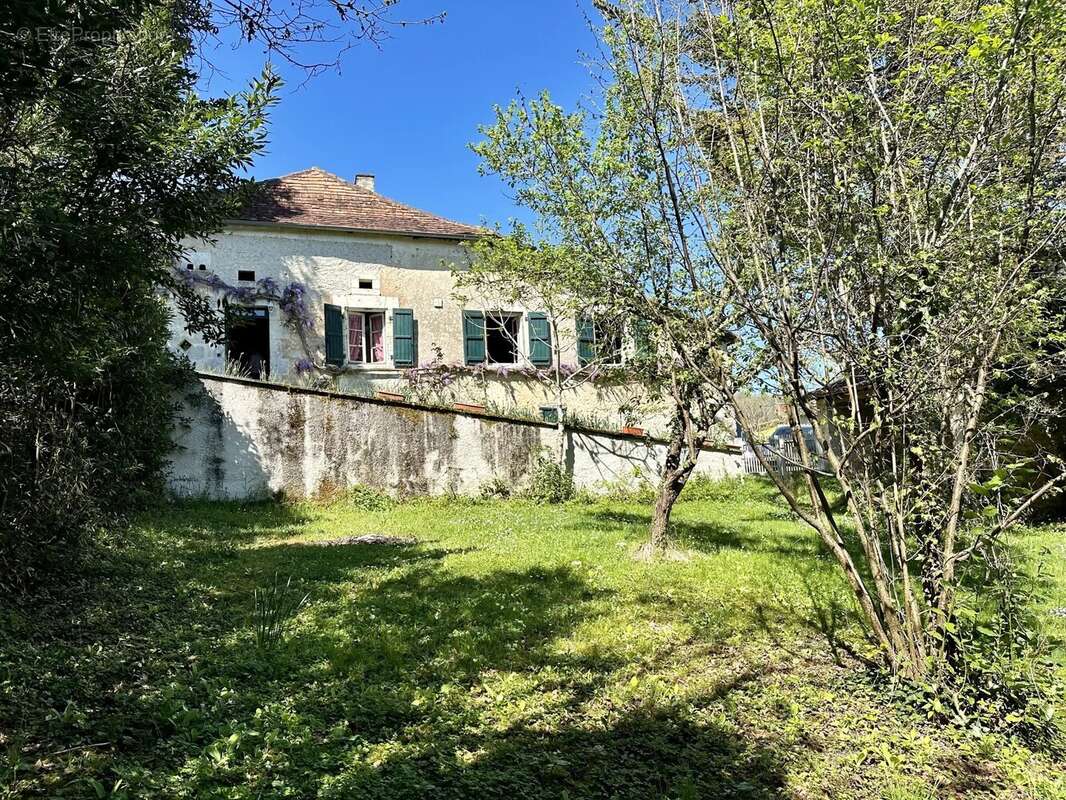 Maison traditionnelle en pierre dans un joli hameau - photo 15