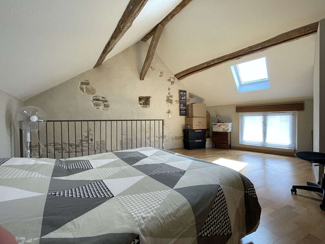 Maison 132 m2 (145 m2 au sol) avec jardin au centre du village de Bouafle - photo 5
