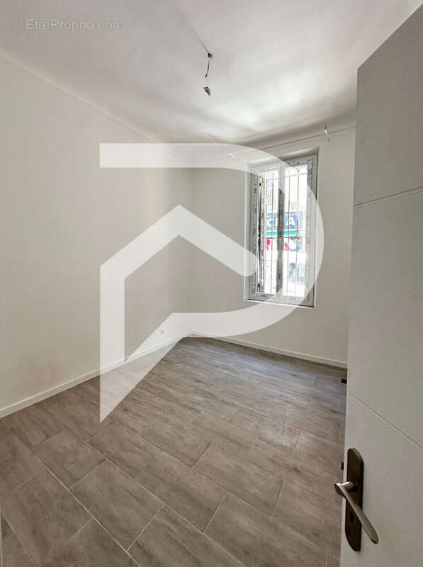 Appartement à MARSEILLE-2E