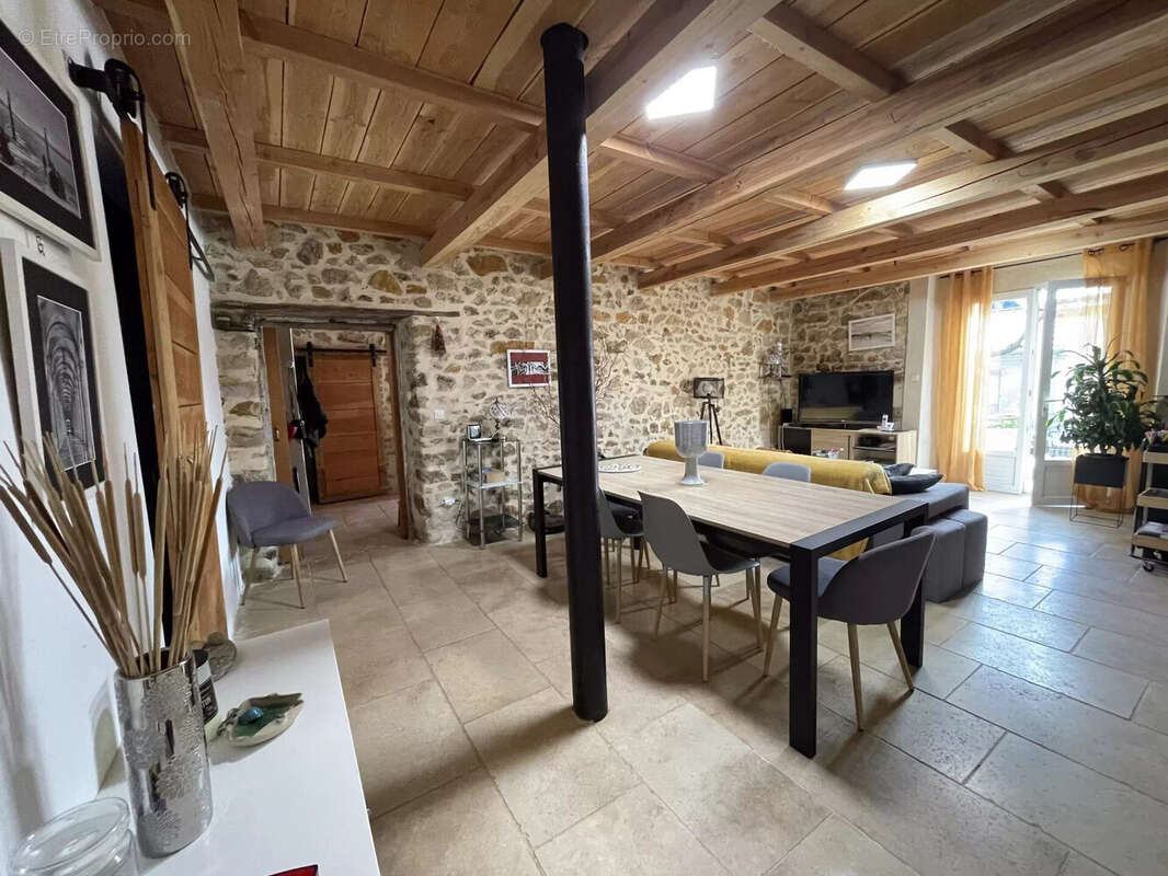 Maison à ROBIAC-ROCHESSADOULE