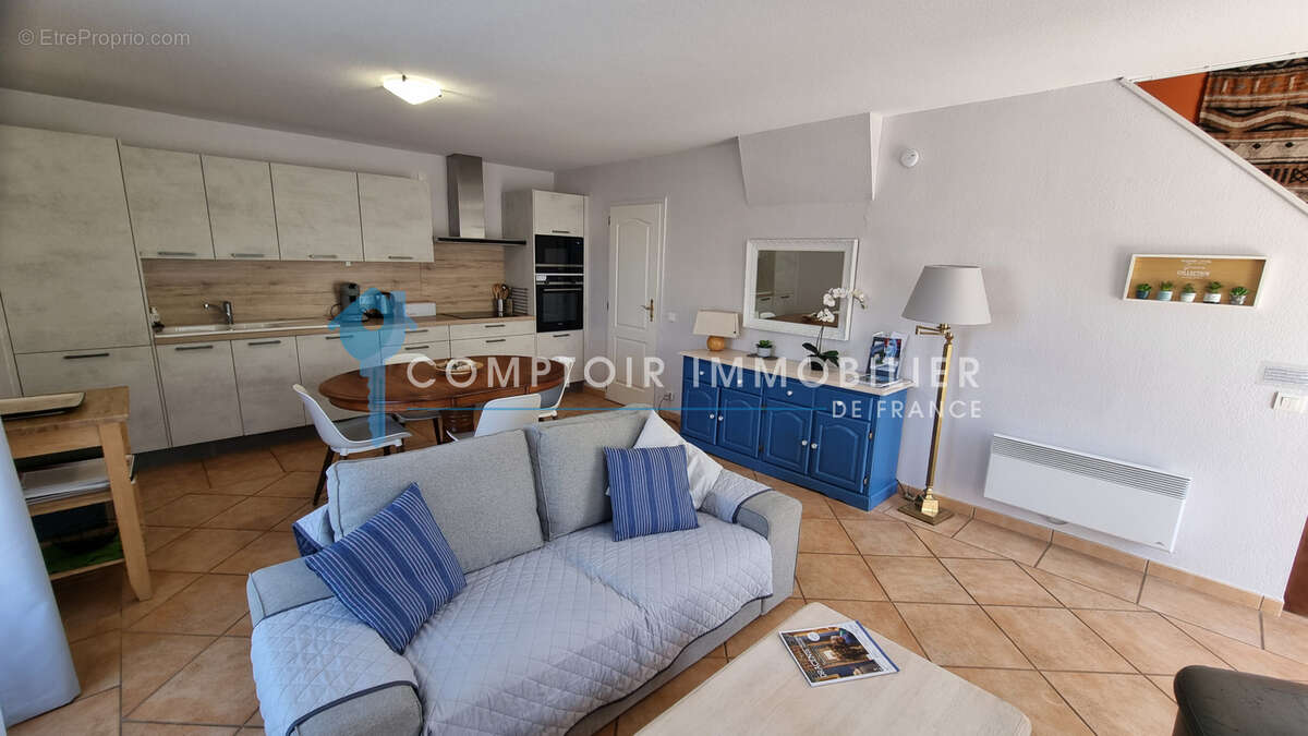VAR (83) - À VENDRE - VIDAUBAN - Villa 4 chambres dans un domaine hôtelier sécurisé - photo 15