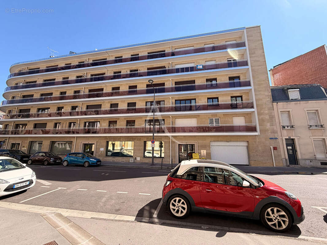 Proche mairie de reims - parking à vendre - photo 2