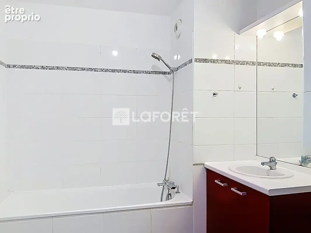 Appartement Juvignac 3 pièce(s) 55 m2 double box électrifié en sous sol - photo 7