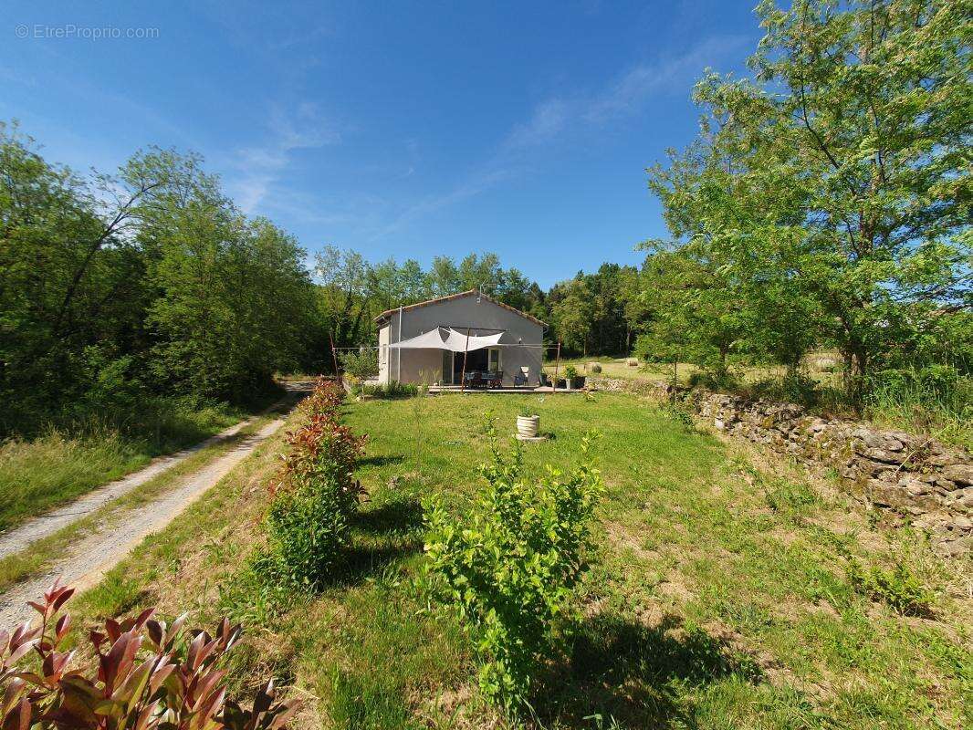 Maison à LABLACHERE