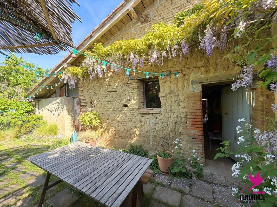 Maison à LAUNAC