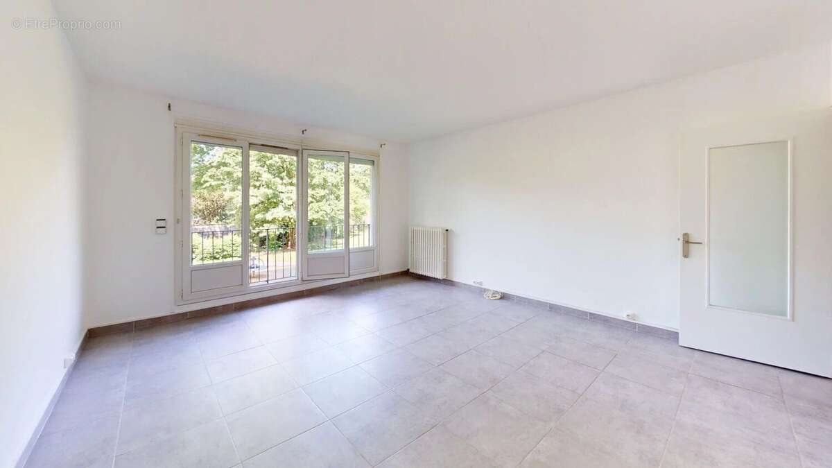 Appartement à LE PLESSIS-TREVISE