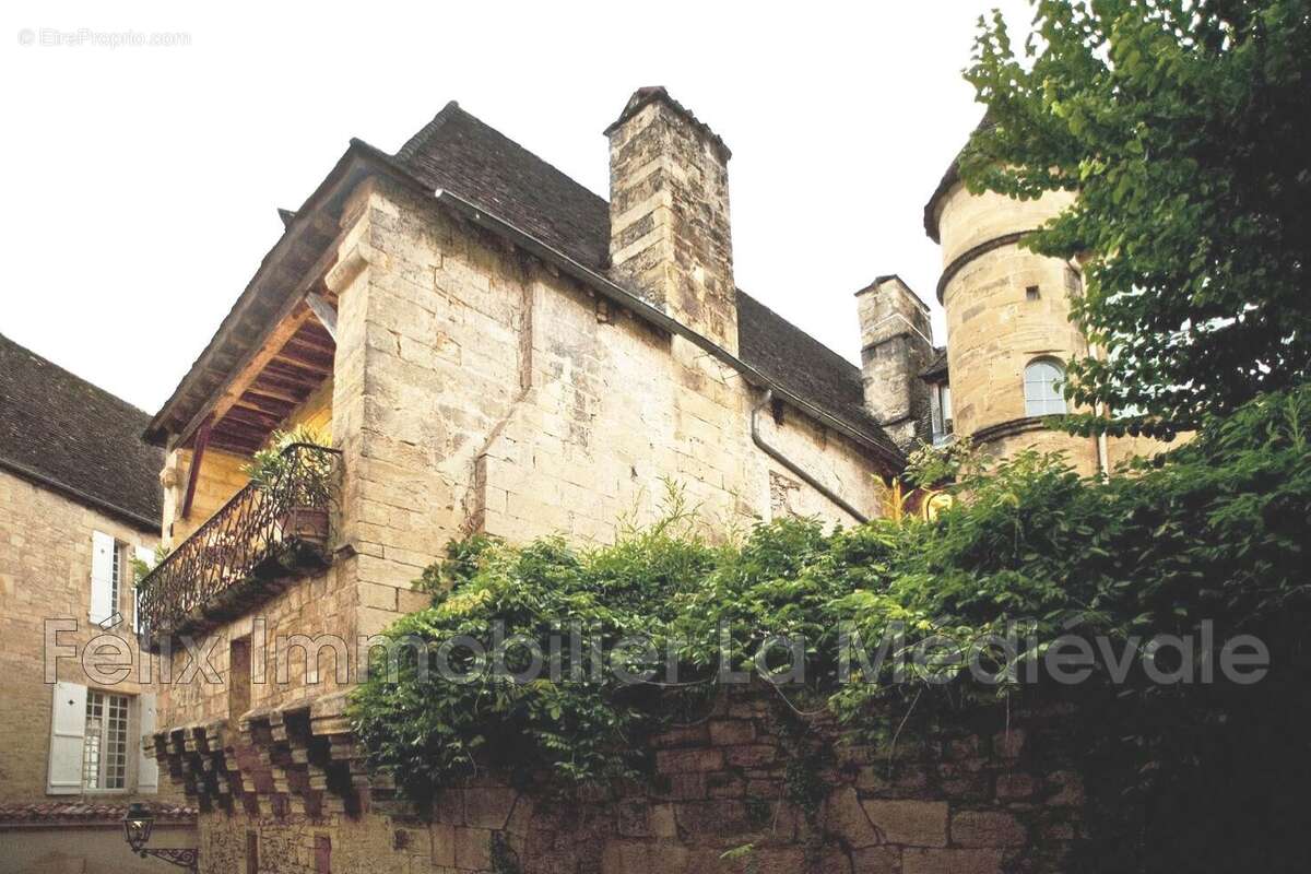 Appartement 69 m² à Sarlat-La-Caneda  - photo 4