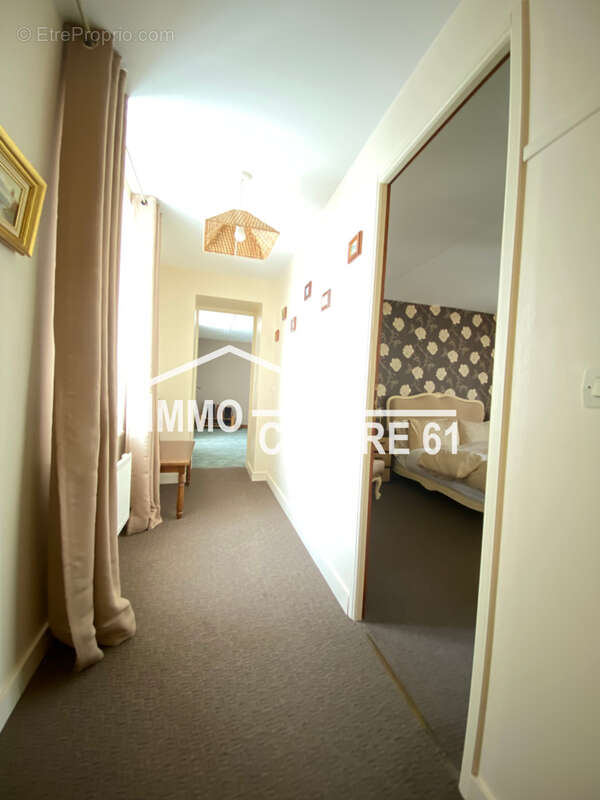 Maison à LASSAY-LES-CHATEAUX