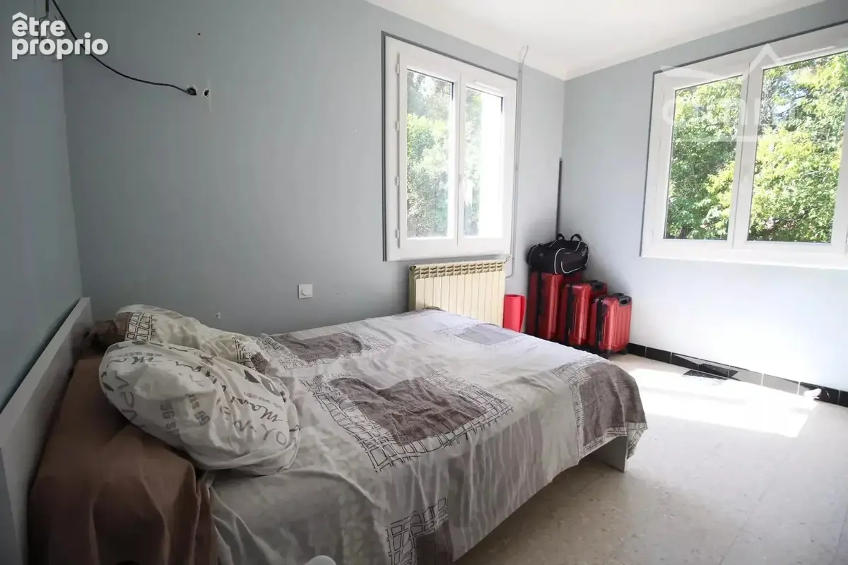 A vendre une maison entièrement rénovée avec jardin et garage - photo 7