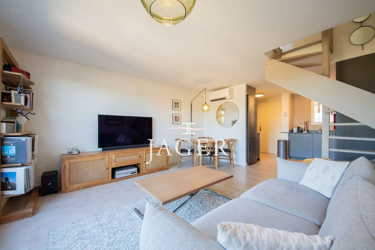 Appartement à COGOLIN