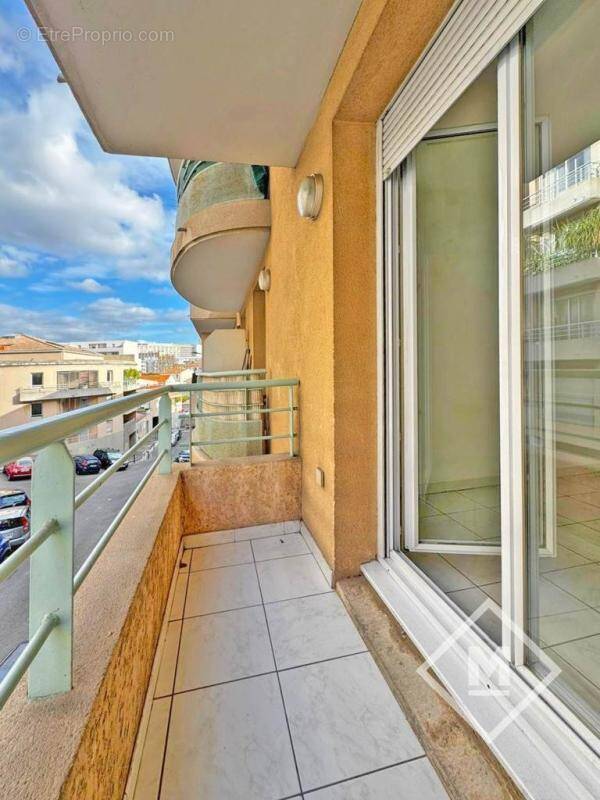 Appartement à MARSEILLE-5E