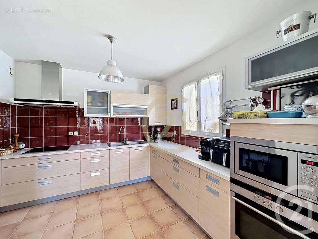 Maison 102 m² à Remoulins  - photo 6