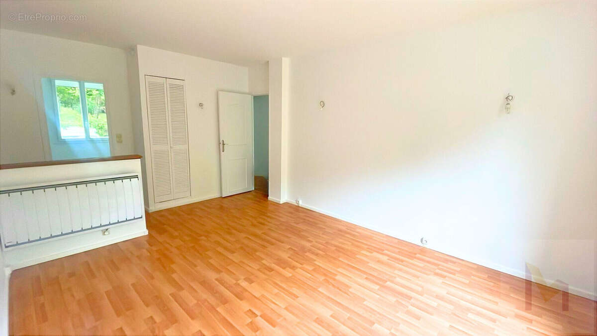Appartement à NEUILLY-PLAISANCE