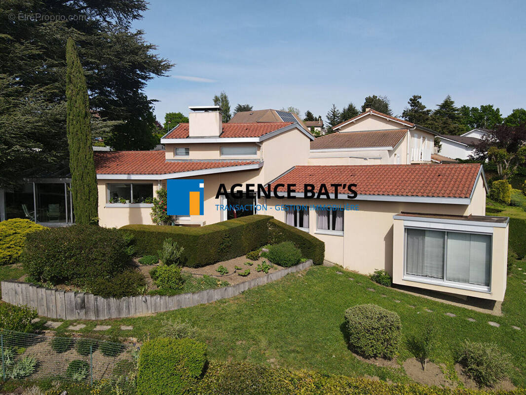 Photo 1 - Maison à SAINT-GENEST-LERPT