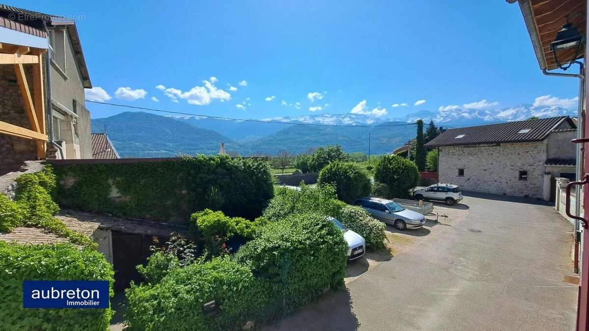 Maison à LA TERRASSE