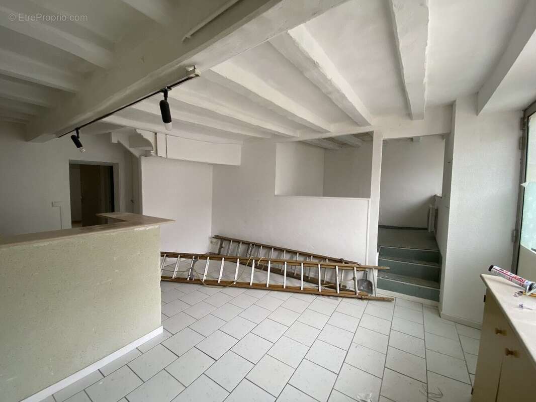 Maison à SAINT-LAMBERT-DU-LATTAY