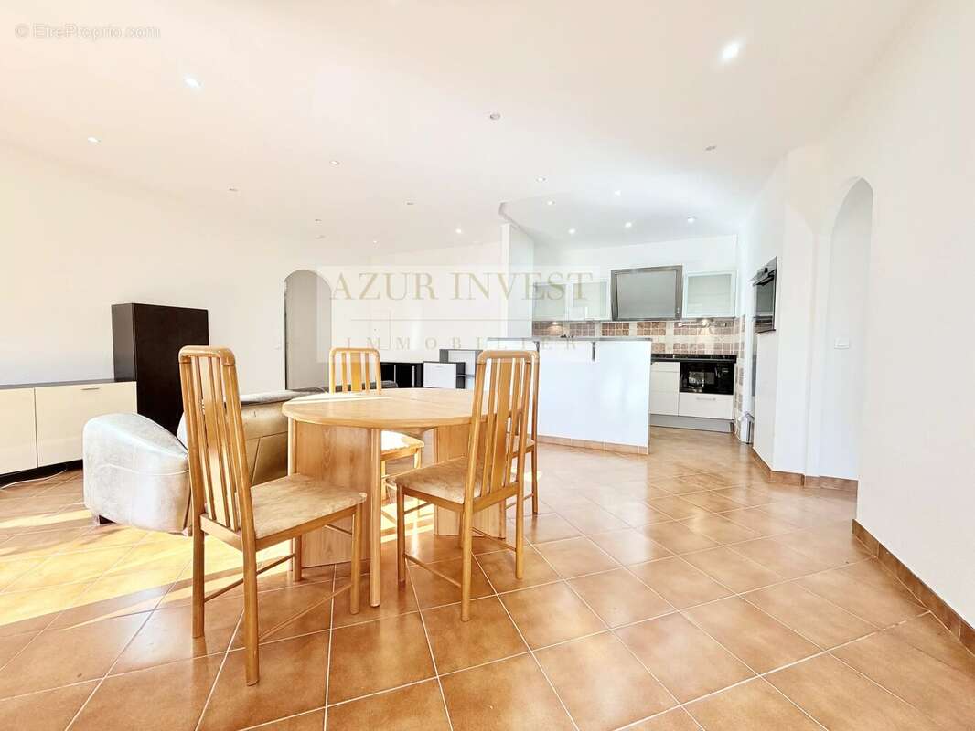 Appartement à ROQUEBRUNE-CAP-MARTIN