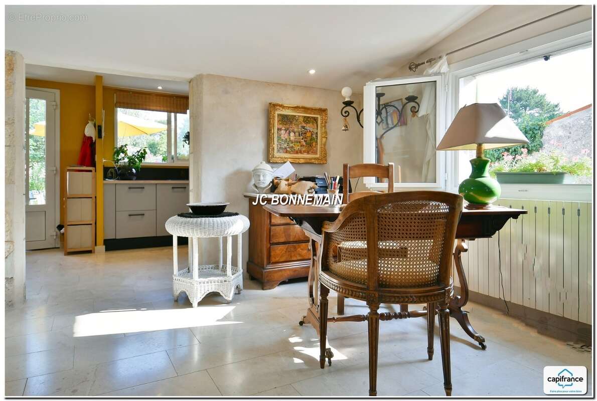 Maison à vendre - Plain Pied - Jardin - Garage - 105 m² - 3 pièces LA TREMBLADE (17) - photo 9