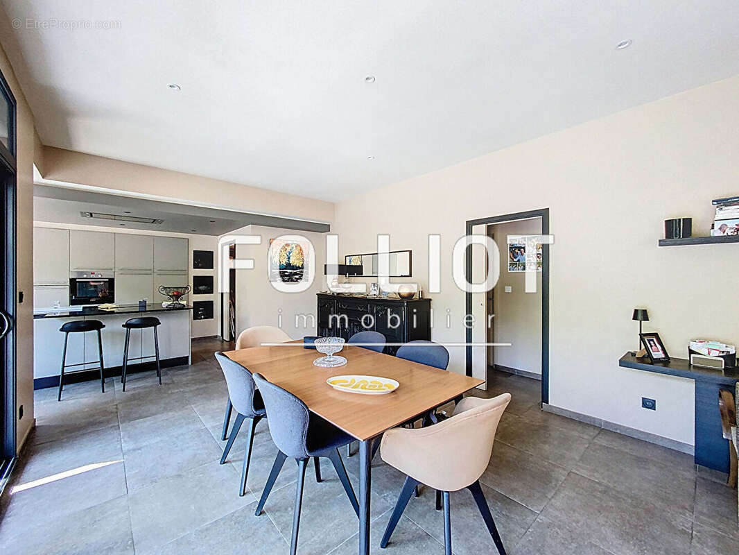 Maison à SAINT-PAIR-SUR-MER