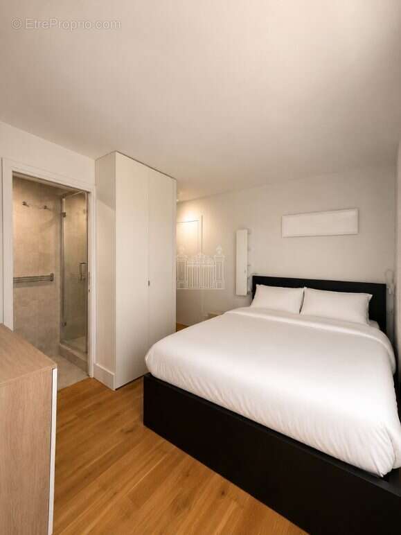 Appartement à PARIS-7E