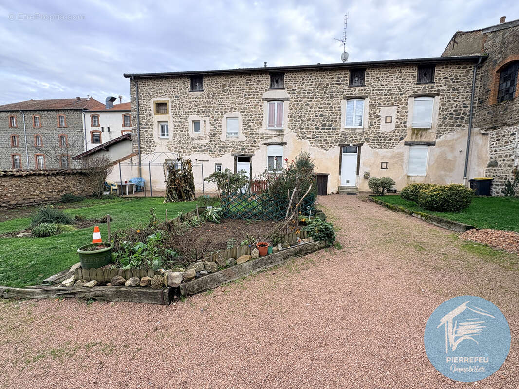Appartement à SAINT-SYMPHORIEN-DE-LAY