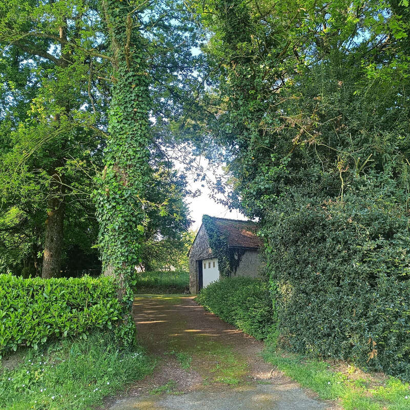 Maison à LA CROIX-HELLEAN