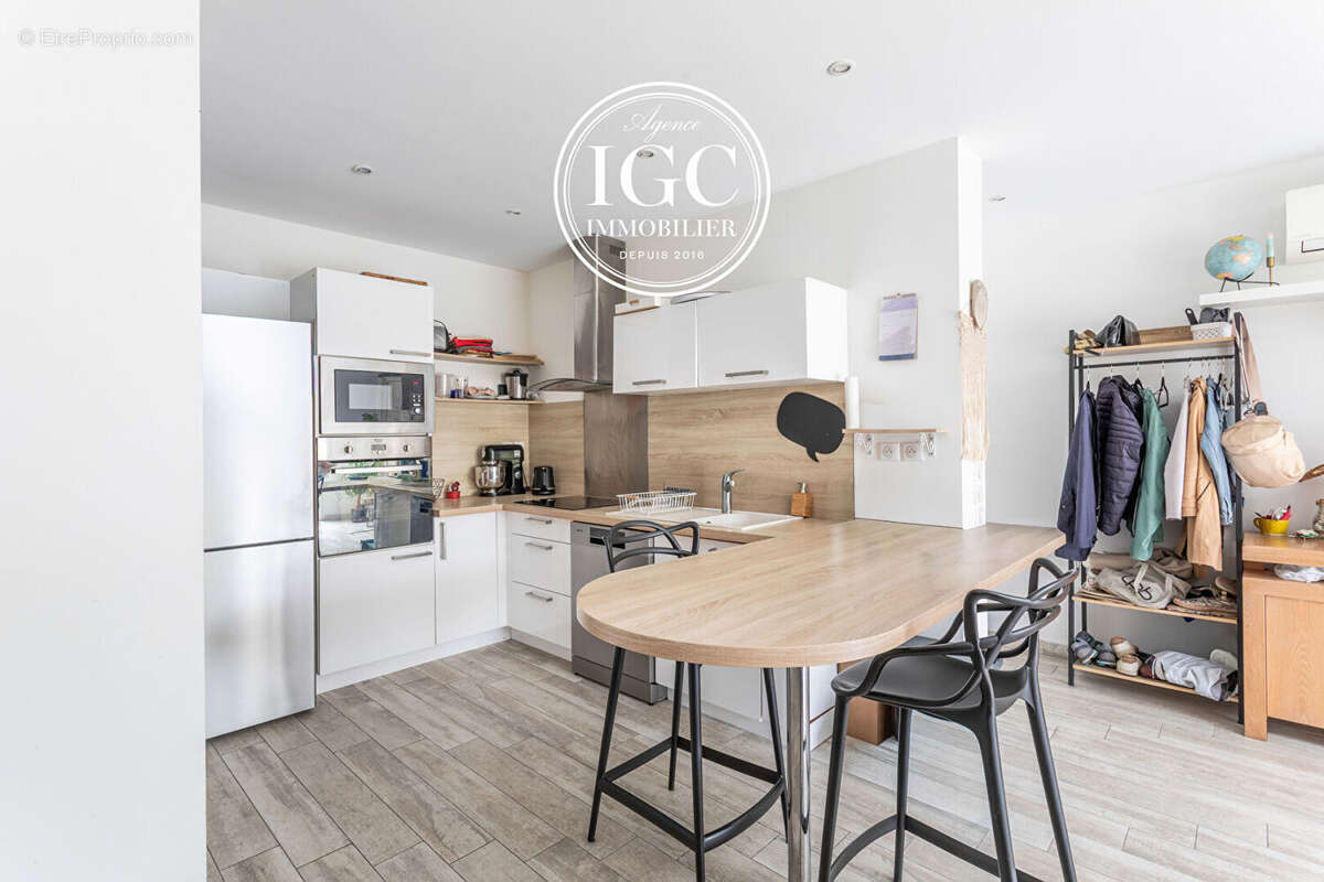 A VENDRE _ Très bel appartement de 68.87 m² avec jardin et terrasse , et garage proche mer à Carry-le-Rouet - photo 2
