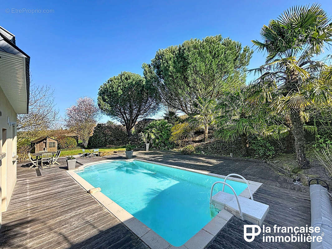 A VENDRE - Domaine Cicé Blossac - propriété 7 pièces - photo 2