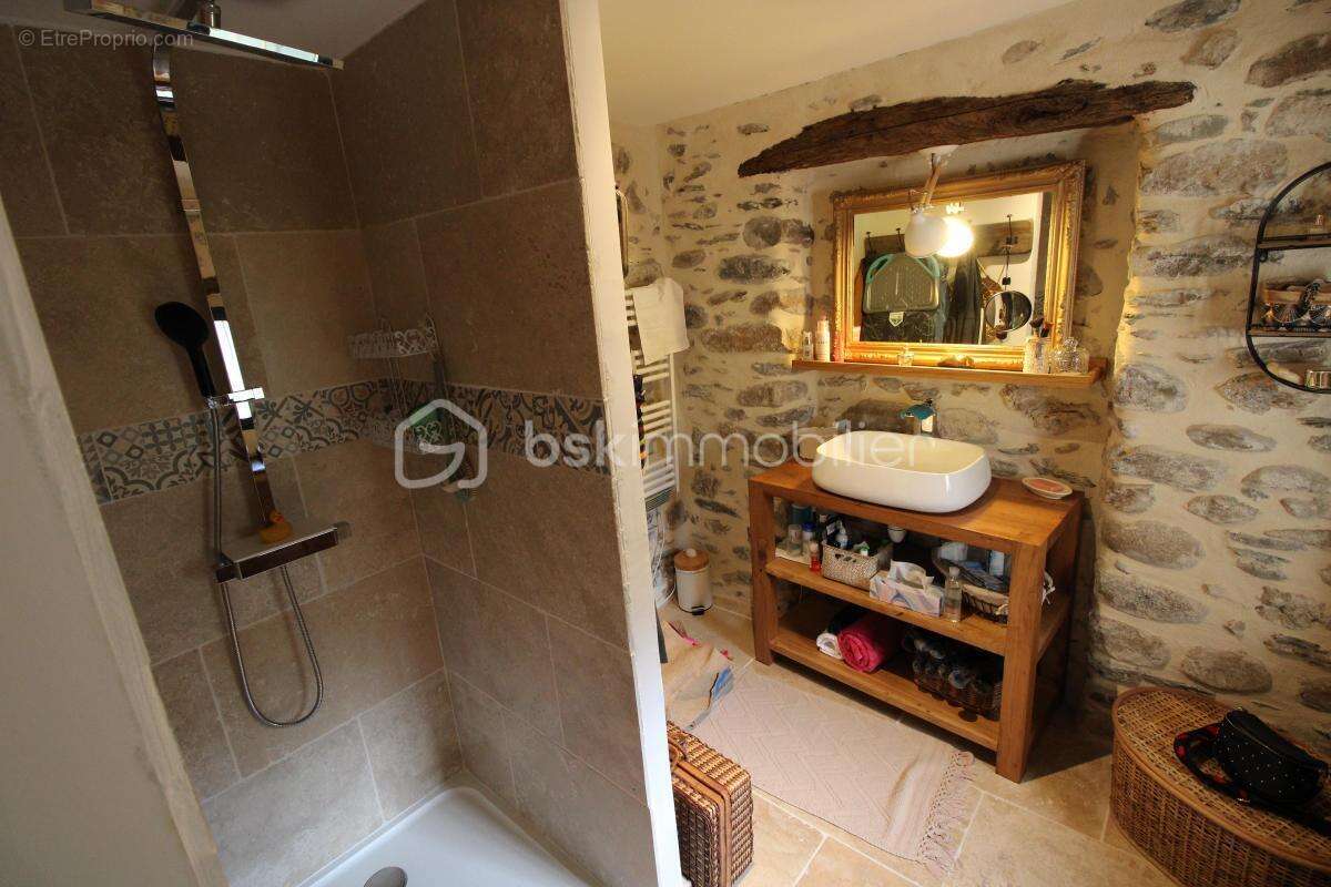 Maison de village en bord de rivière - photo 11